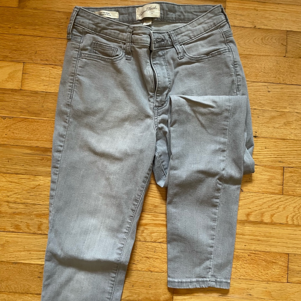 Women’s Light Gray Skinny Jeans